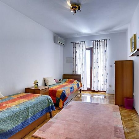 Holiday Home Lorena Premantura Exterior foto