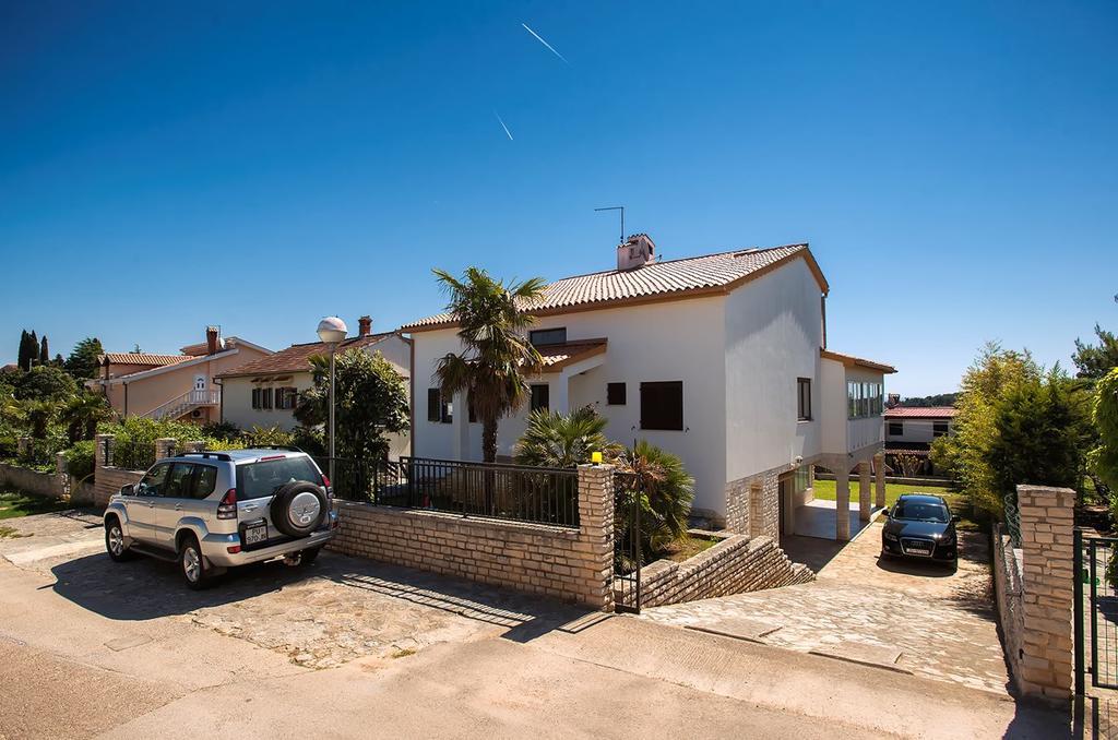 Holiday Home Lorena Premantura Exterior foto