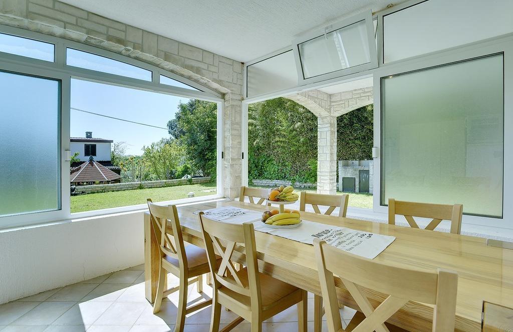 Holiday Home Lorena Premantura Exterior foto